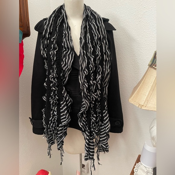 Huge Bunch of Scarves - Picture 4 of 10